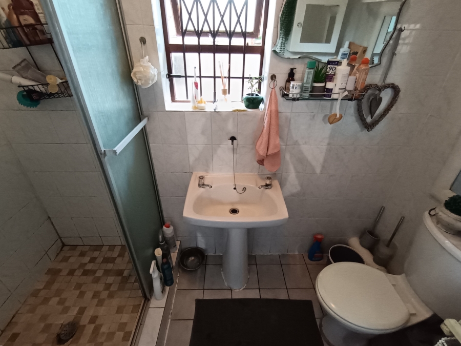 5 Bedroom Property for Sale in Noorsekloof Eastern Cape